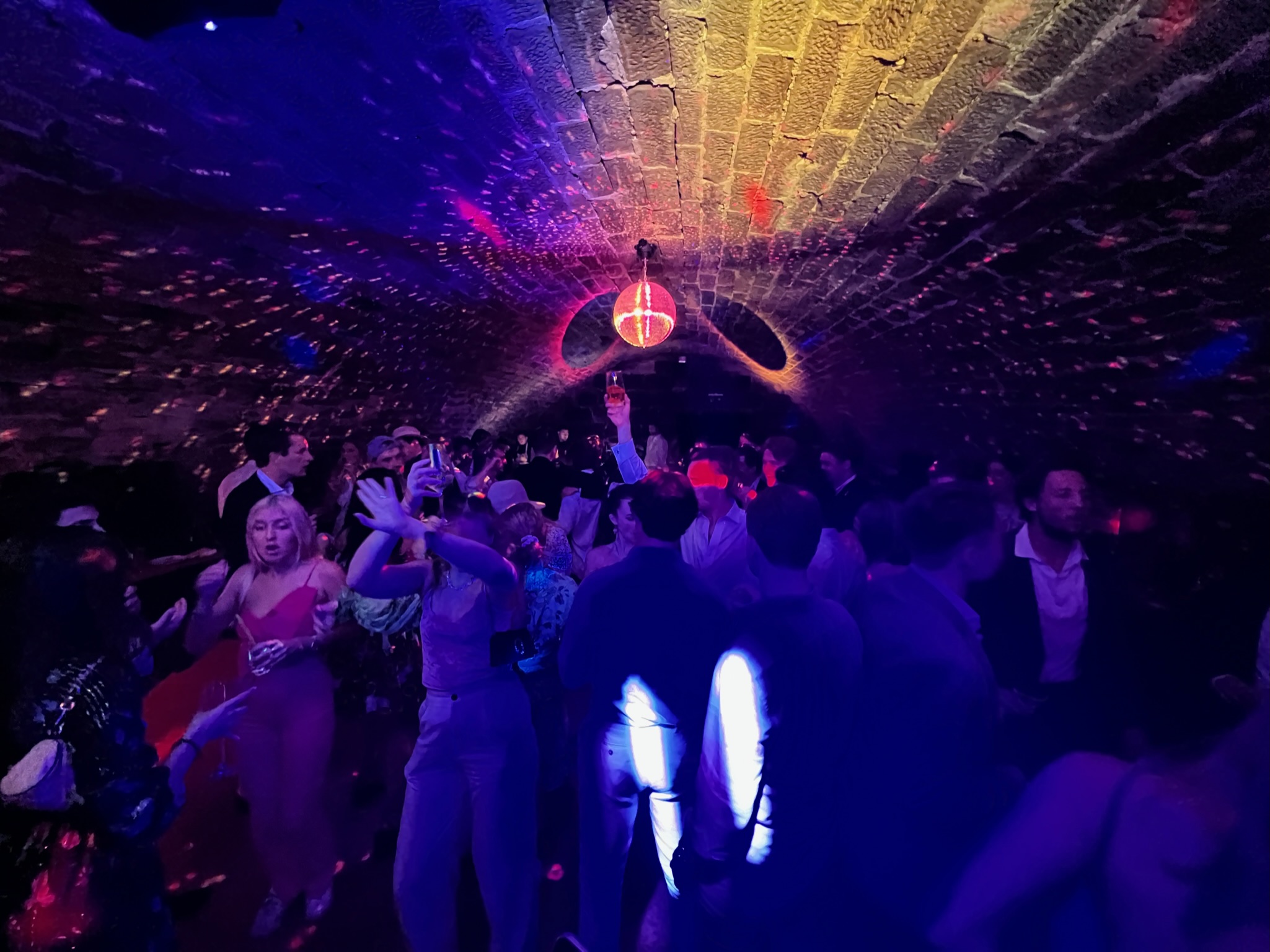 Weihnachtsfeier im Partykeller