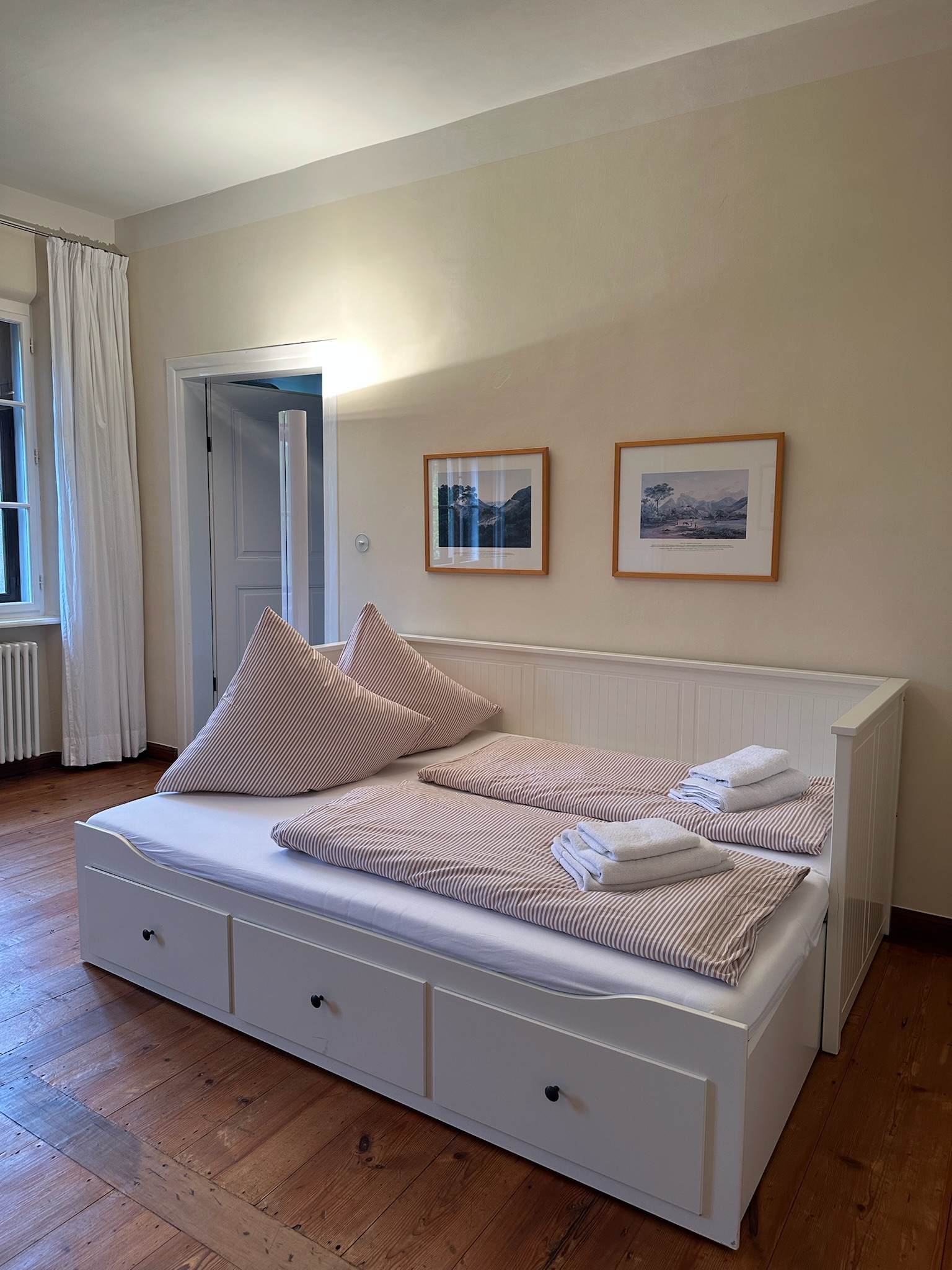 Schlafzimmer 2